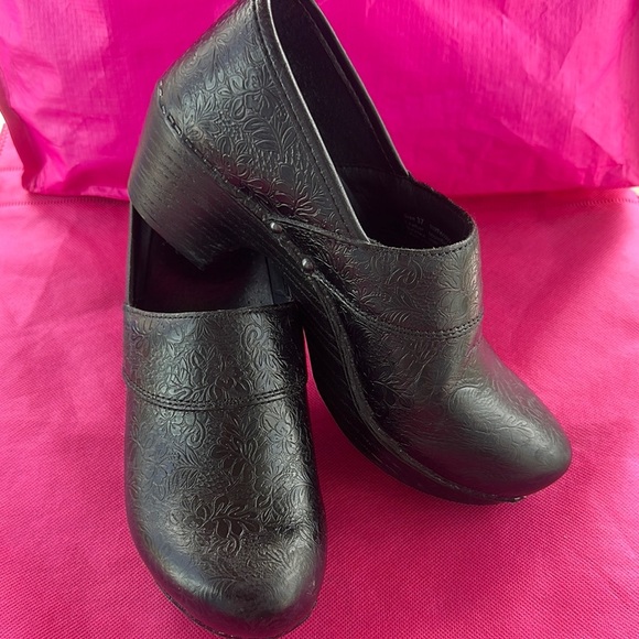 Dansko Black Professional Mules Smooth Leather Finish - Picture 2 of 7